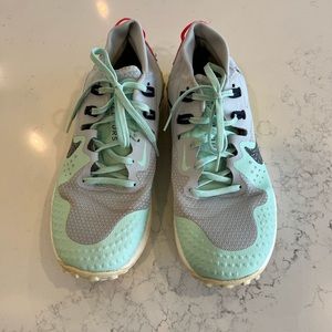 Women’s Nike Air Zoom Wildhorse Trail Running Shoe Size 9